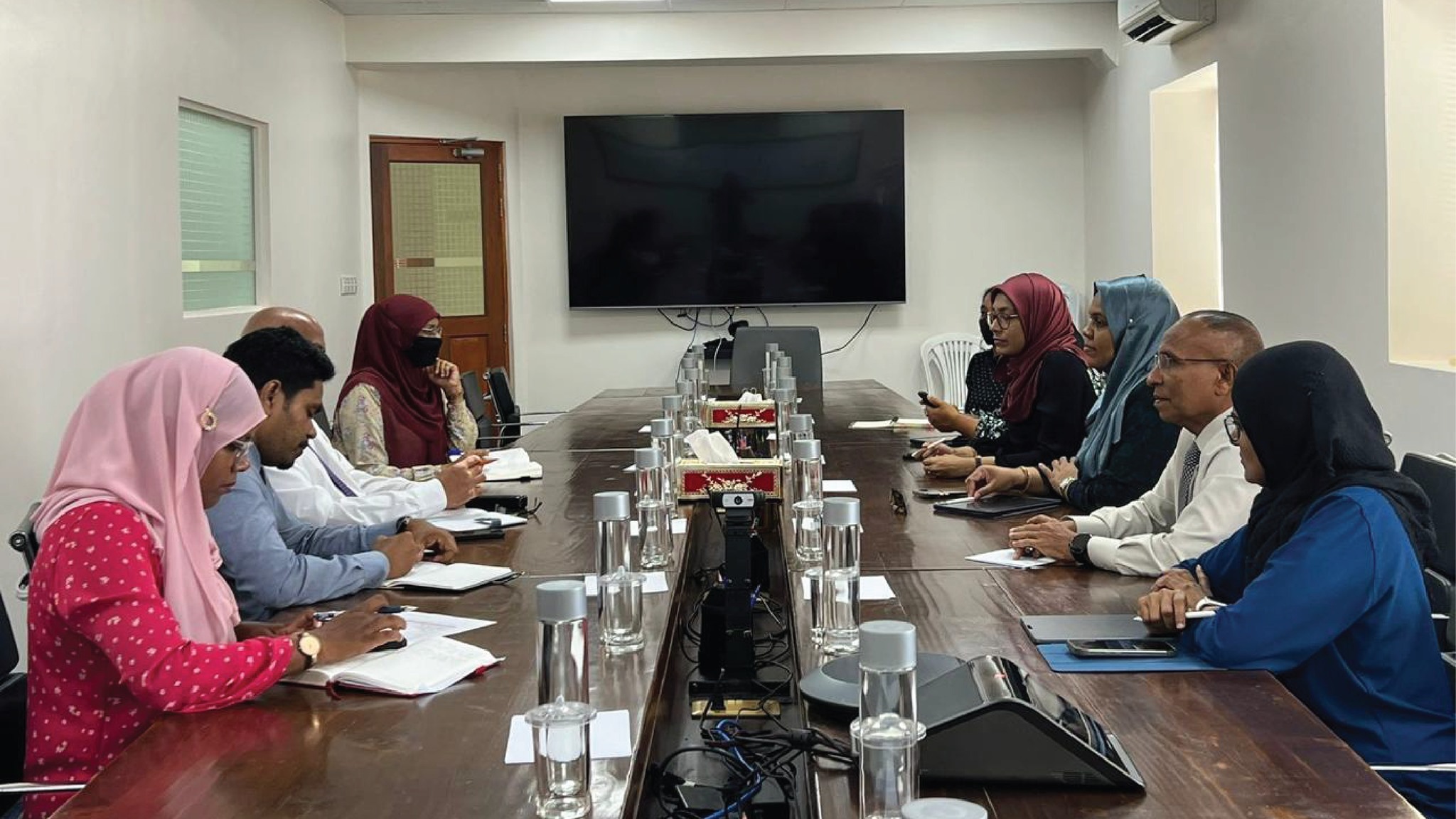 ފްލެޓް މައްސަލައިގައި އެޗްއާރުސީން މިނިސްޓަރ ހައިދަރާއި ބައްދަލުކޮށްފި