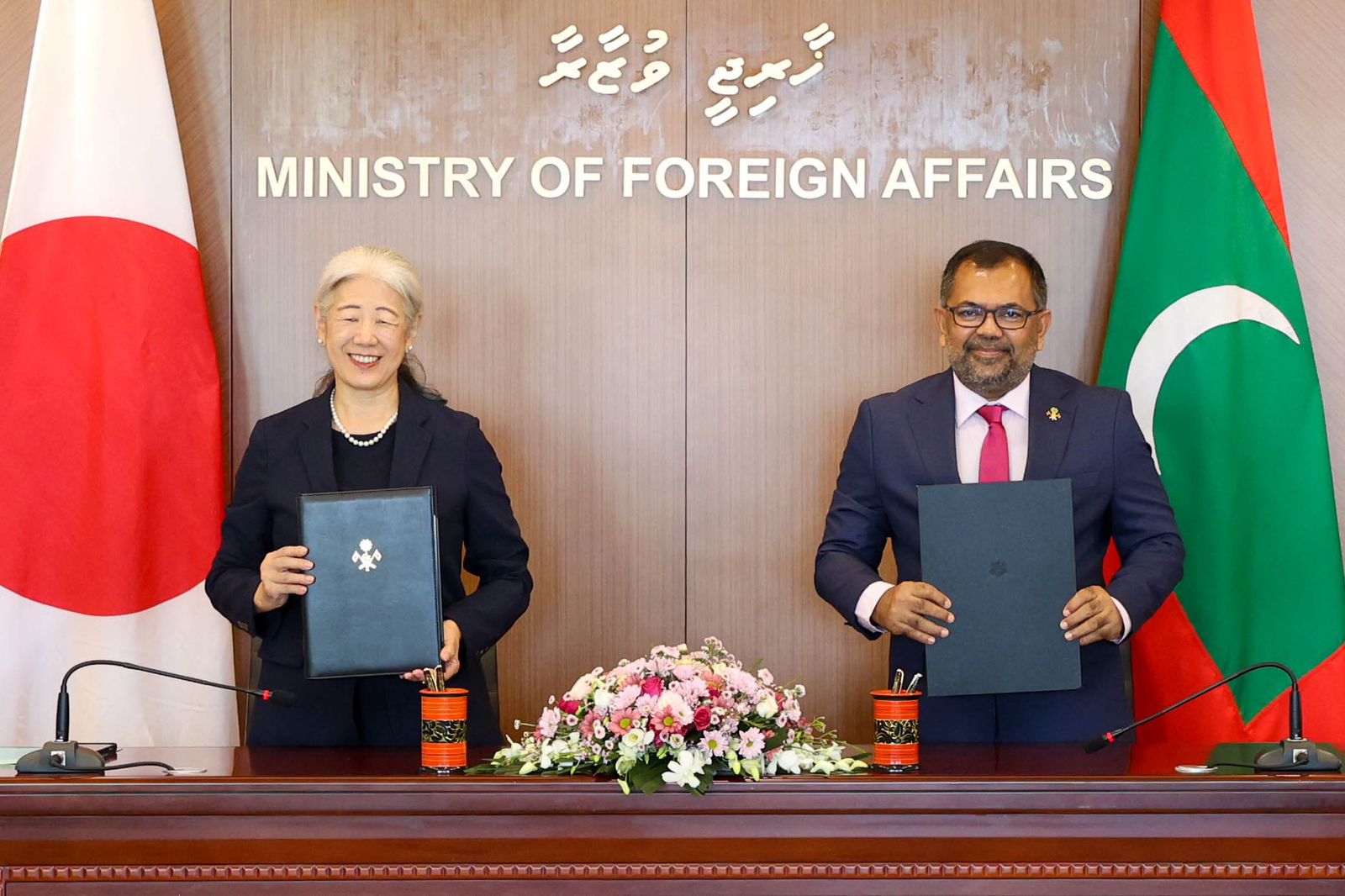 ޖަޕާނުގެ އެހީގައި މާލޭގެ ބޭރު ތޮށި މަރާމާތުކުރަނީ