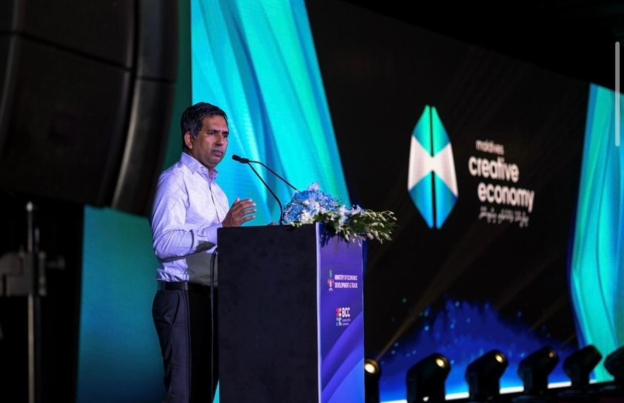 ކްރިއޭޓިވް ދާއިރާއަށް 3ލައްކަ ރުފިޔާގެ އެހީއަށް ހުޅުވާލައިފި