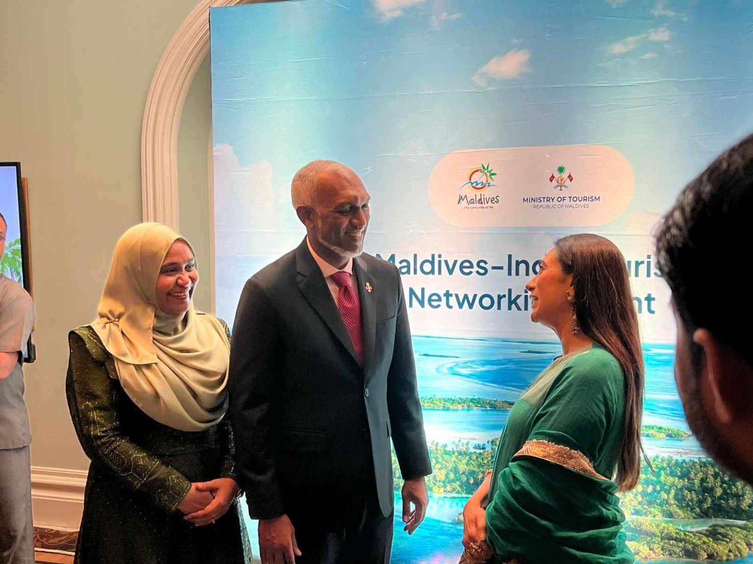 ބޮލީވުޑް ތަރިންނަށް ރާއްޖޭގައި ފިލްމުކުޅުމުގެ ދަޢުވަތު