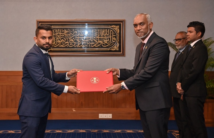 ޤާނޫނުތައް ތަންފީޒްކުރެވެނީ ޤާނޫނަކީ އެންމެންވެސް ތަބާވާންޖެހޭނެ އެއްޗެއް ކަމަށް ރައީސް ދެކޭތީ: ޝައްމާން