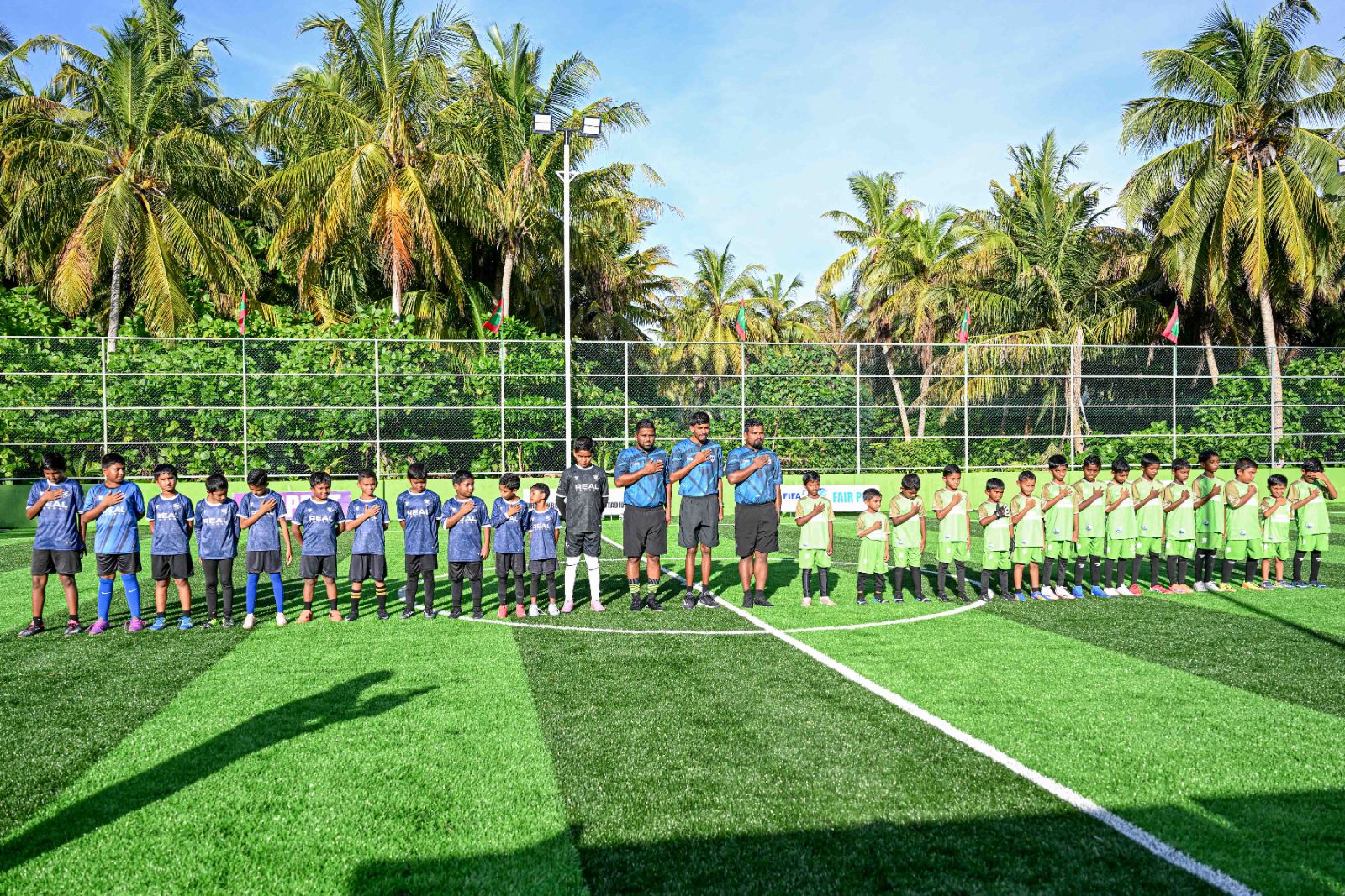 ފ. ދަރަނބޫދޫ އައު ފުޓްސަލް ދަނޑު ހުޅުވުމުގެ ރަސްމިއްޔާތުގައި ފަސްޓް ލޭޑީ ބައިވެރިވަޑައިގަތުން