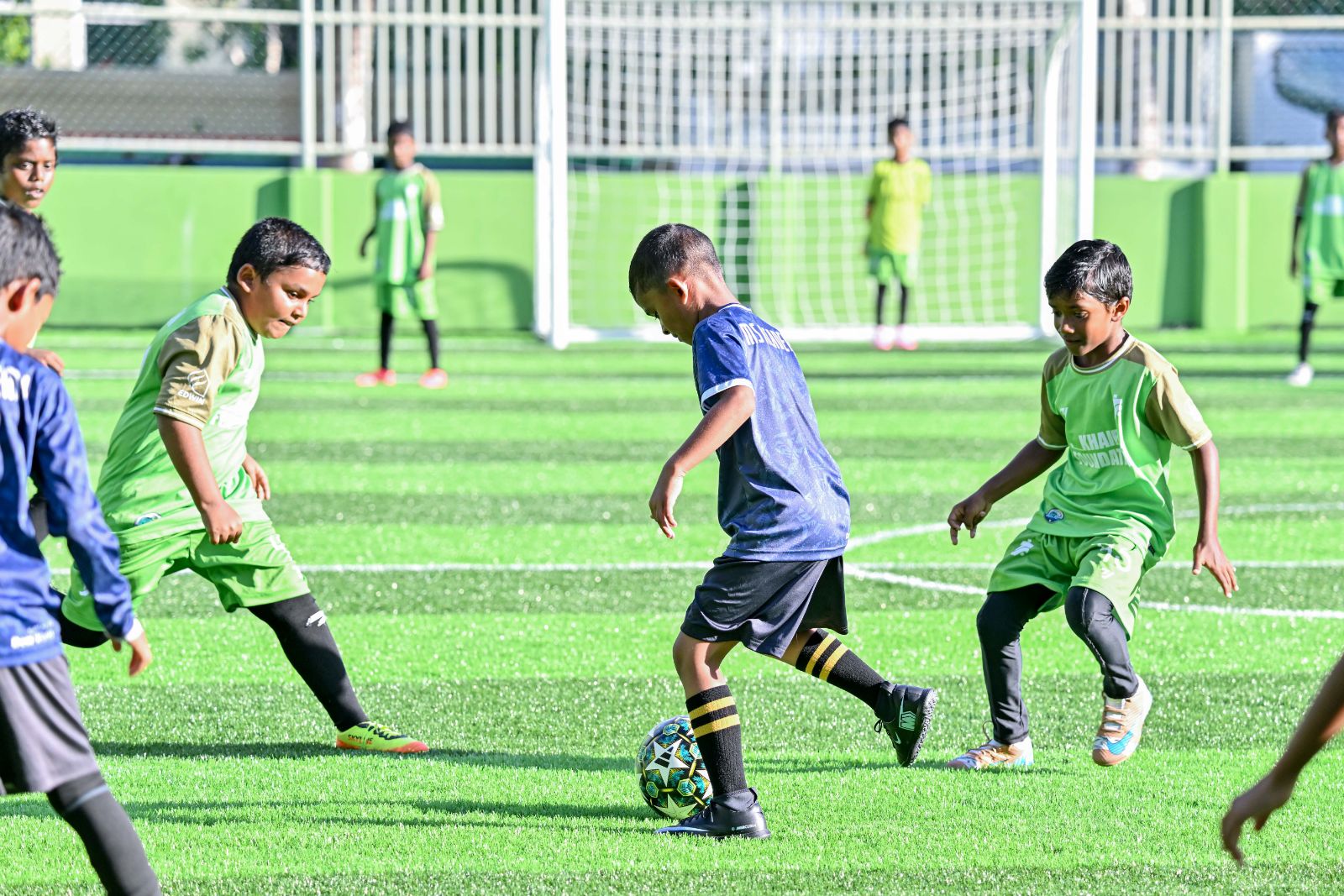 ފ. ދަރަނބޫދޫ އައު ފުޓްސަލް ދަނޑު ހުޅުވުމުގެ ރަސްމިއްޔާތުގައި ފަސްޓް ލޭޑީ ބައިވެރިވަޑައިގަތުން