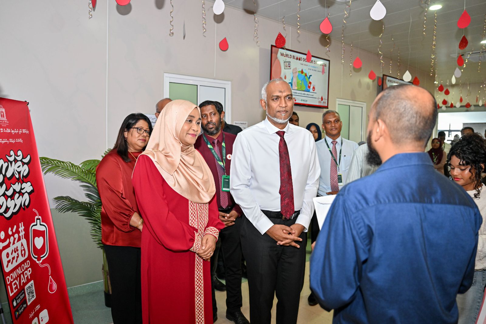އޮރެންޖް ހިޔާގައި ހުންނަ ތެލެސީމިއާ ސެންޓަރަށް ރައީސްގެ ދެކަނބަލުން ޒިޔާރަތްކުރެއްވުން