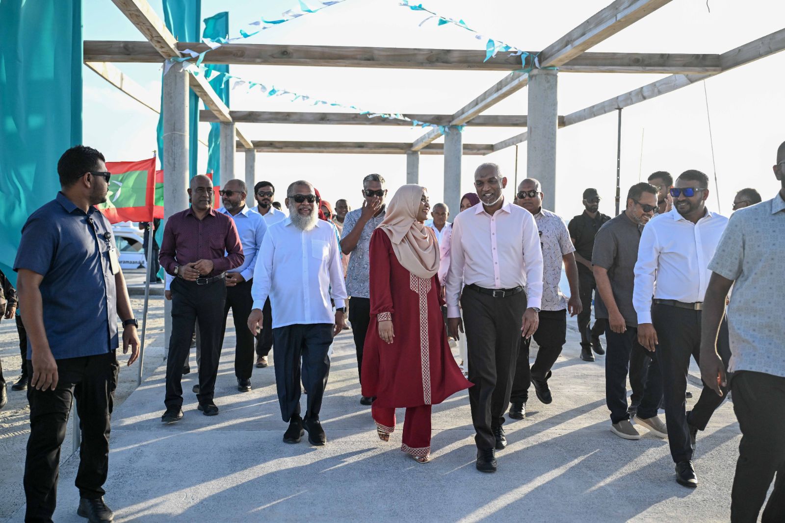 ރައީސްގެ ދެކަނބަލުން ދ. މީދޫއަށް ވަޑައިގަތުން